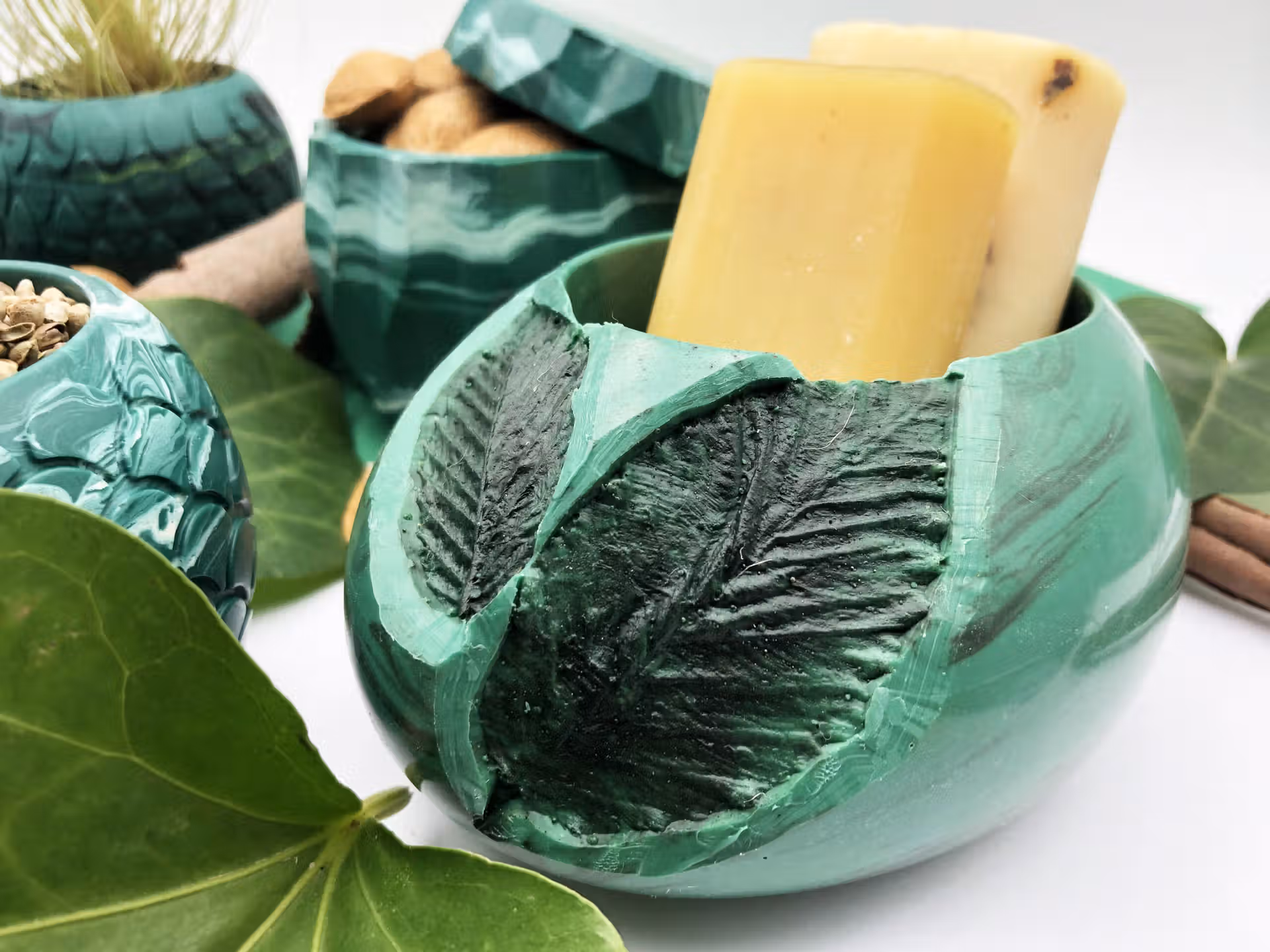 Zen ovale cire d'abeille beilsens vert avec empreinte feuilles et savon